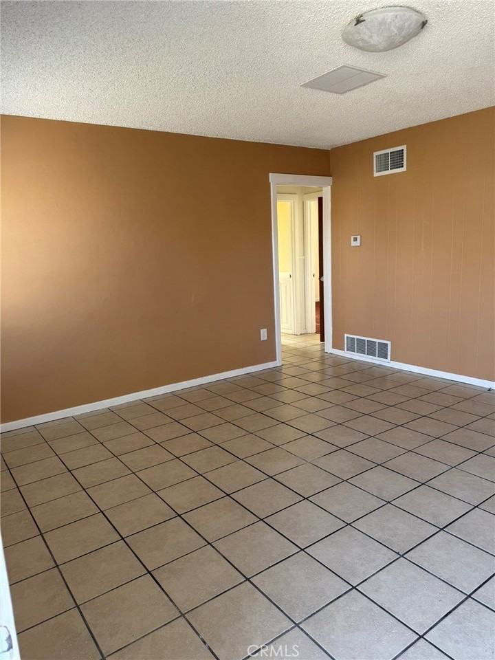 44527 Date Ave - Photo 4 of 17