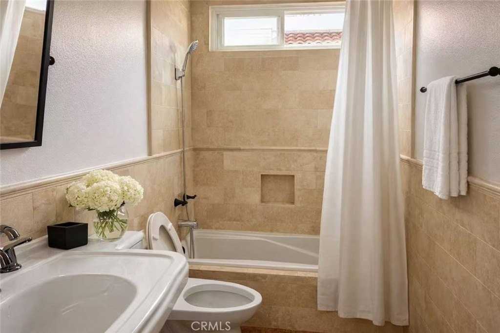 4 Tory - Photo 7 of 14