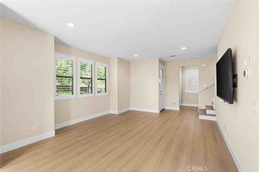 102 Marisol St - Photo 6 of 29