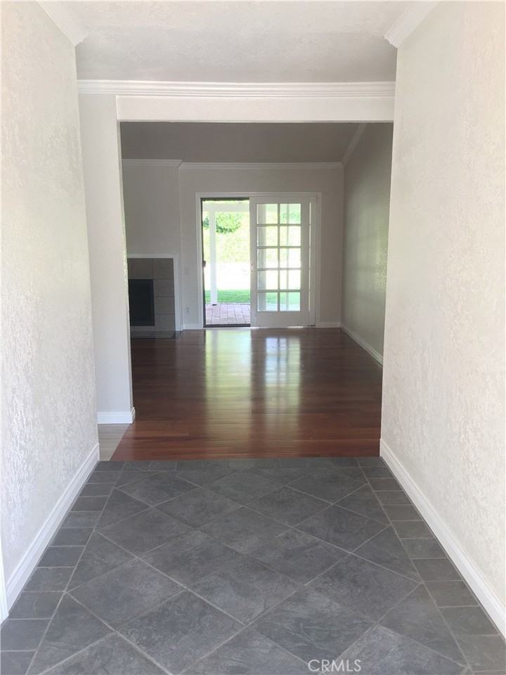 23692 Via Calzada - Photo 5 of 15