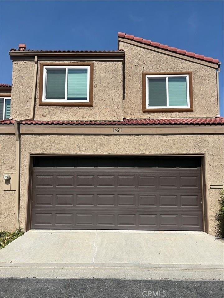 1421 Vista Grande - Photo 2 of 23