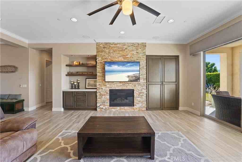 46073 Roudel Ln - Photo 7 of 44