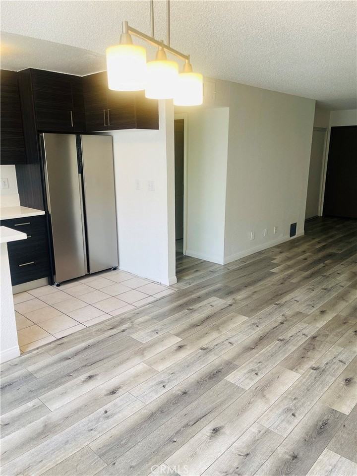 518 Oak St #7 - Photo 5 of 23