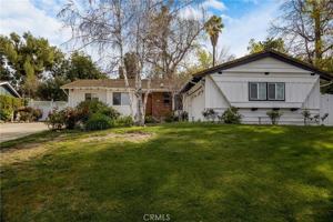 featured image of 23936 Nomar St