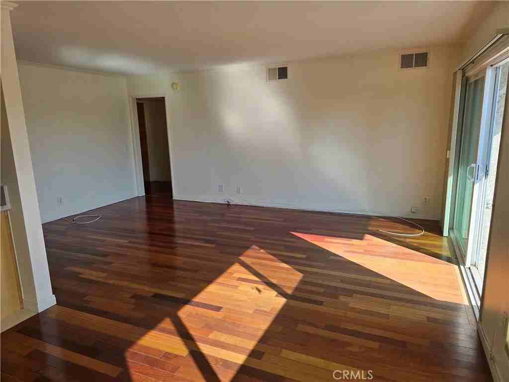 702 Park Ave #305 - Photo 4 of 17