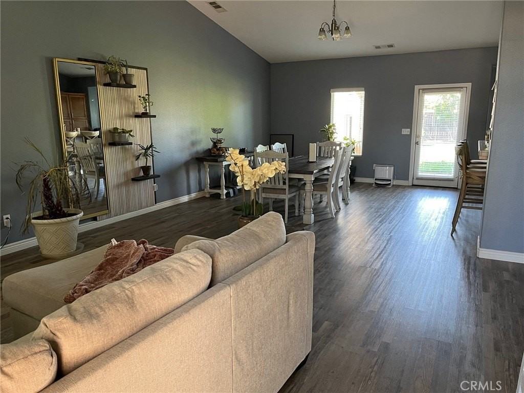 2403 N Crowe St - Photo 7 of 14