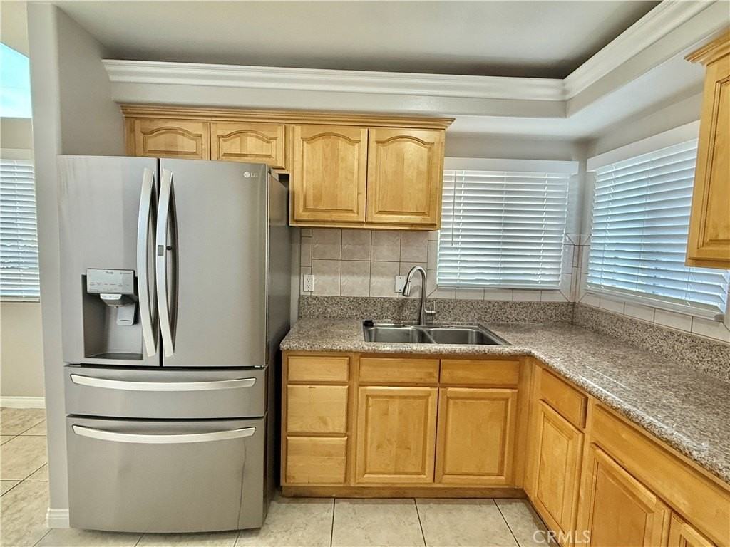 930 S Charlotte Ave #A - Photo 5 of 19