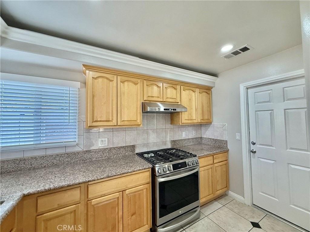 930 S Charlotte Ave #A - Photo 6 of 19