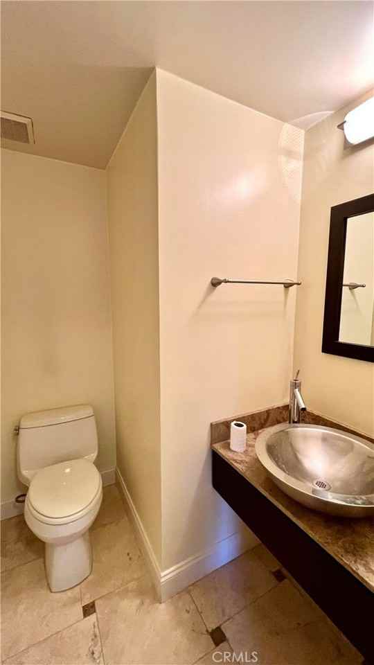 10535 Ashton Ave - Photo 5 of 14