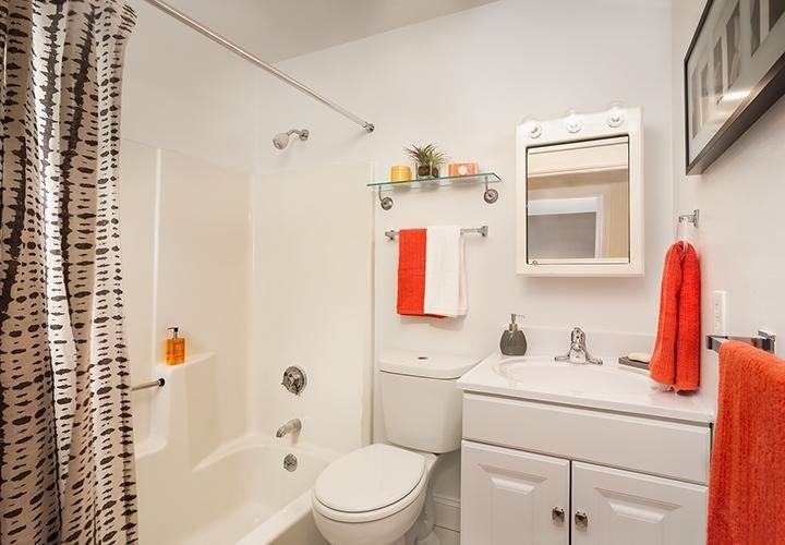 754 Norwest Dr - Photo 3 of 7