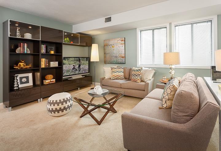 754 Norwest Dr - Photo 4 of 7