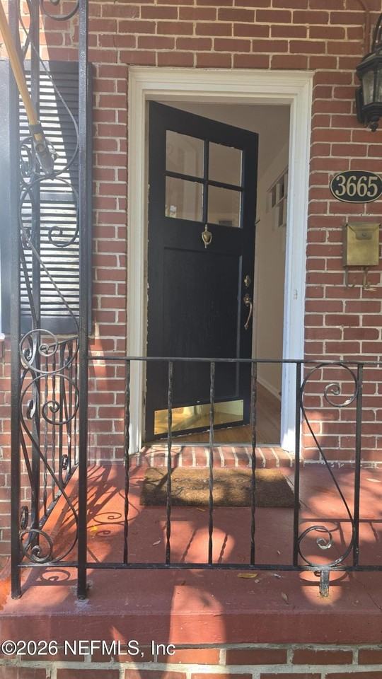 3665 Saint Johns Ave - Photo 3 of 20