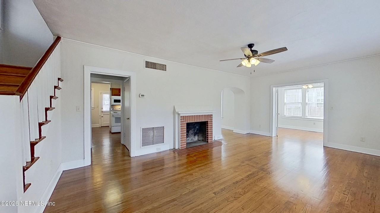 1651 Flagler Ave - Photo 5 of 25