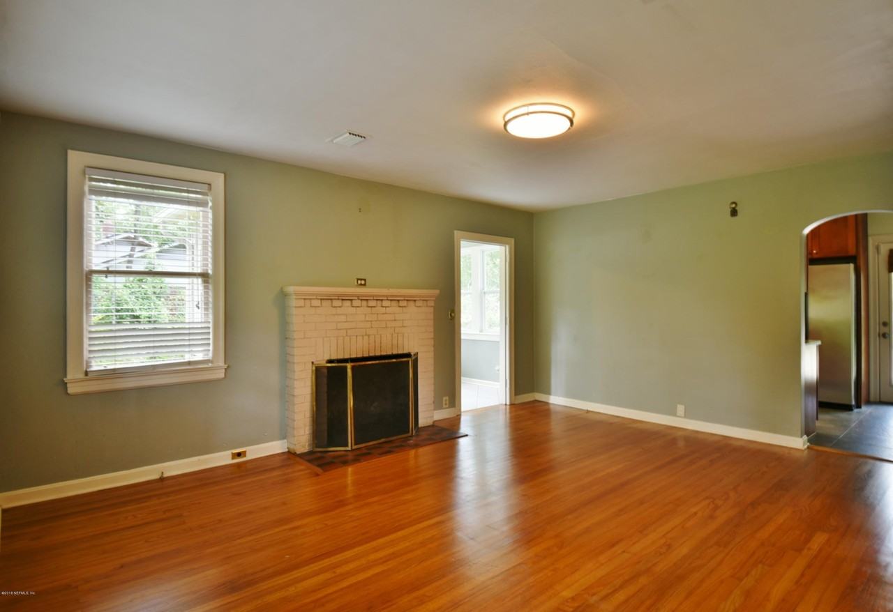 2929 Arapahoe Ave - Photo 4 of 25