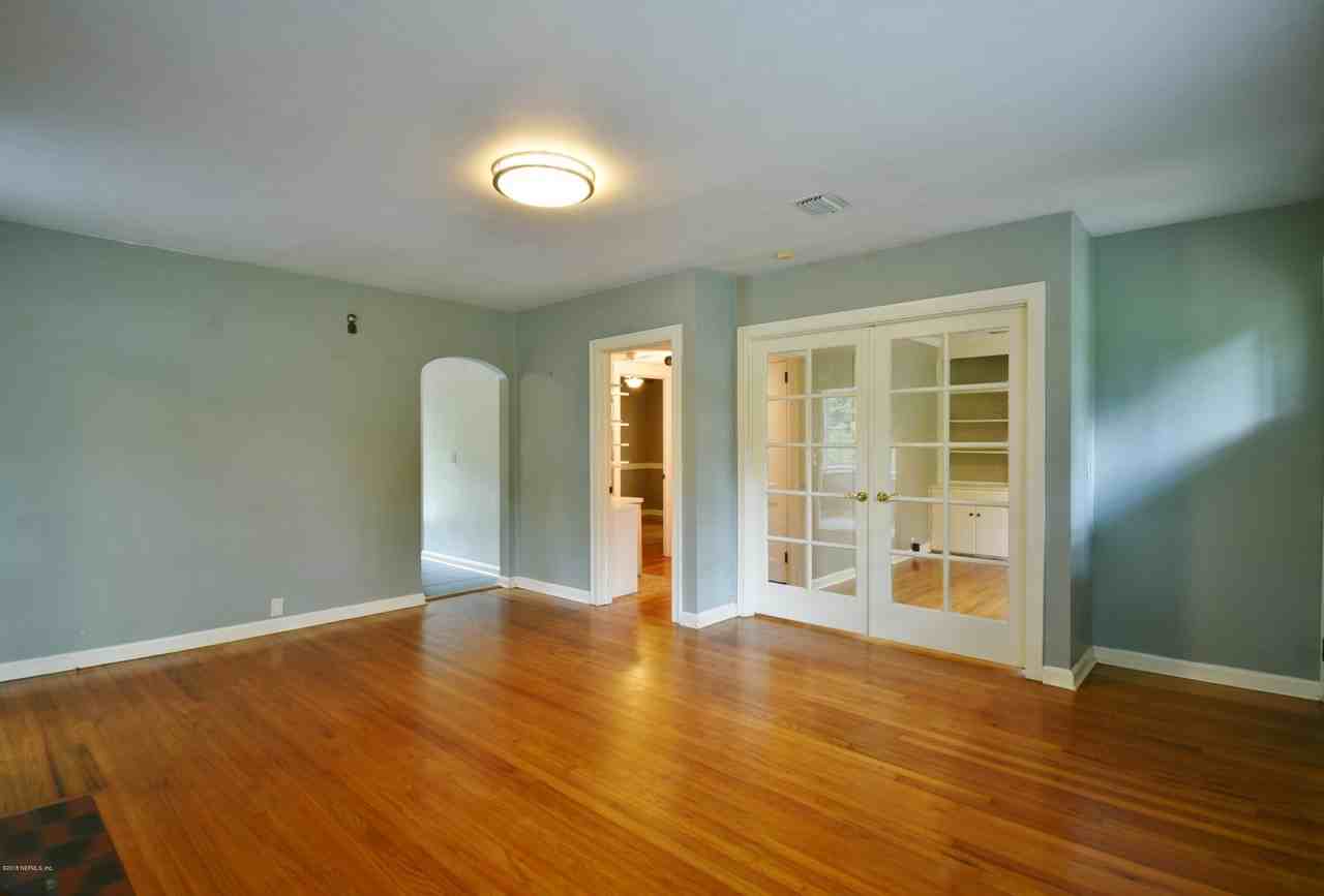 2929 Arapahoe Ave - Photo 7 of 25