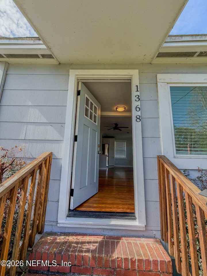 1368 Rensselaer Ave - Photo 2 of 26