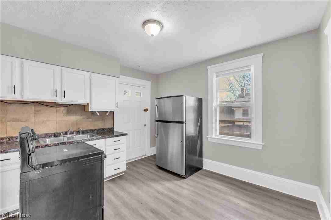 9720 Denison Ave Unit 2 - Photo 6 of 20