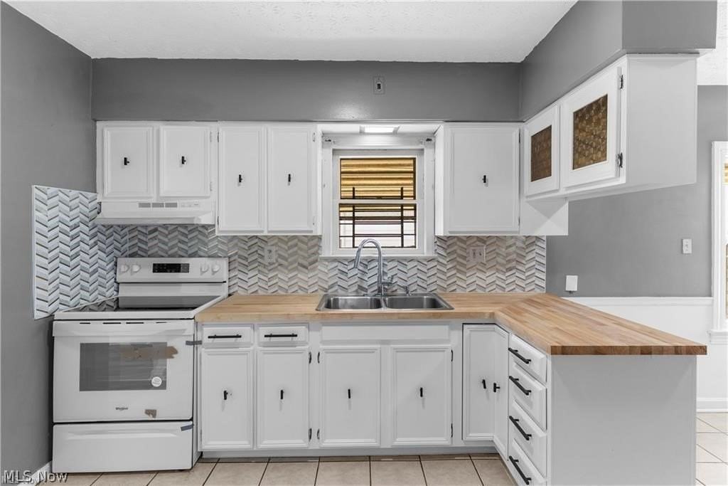 52 Rhoda Ave - Photo 3 of 17