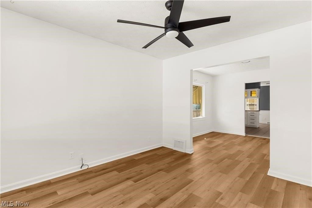 52 Rhoda Ave - Photo 7 of 17