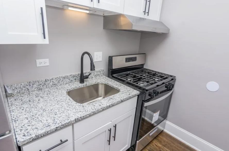 6711 S Cregier Ave - Photo 3 of 8