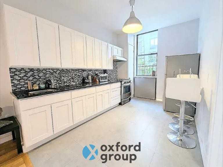 795 Flushing Ave - Photo 4 of 9