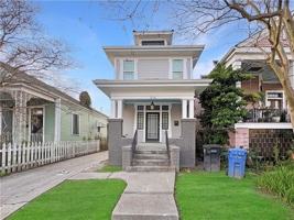 featured image of 319 S Scott St