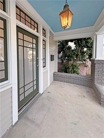 319 S Scott St - Photo 2 of 9