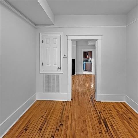 319 S Scott St - Photo 5 of 9