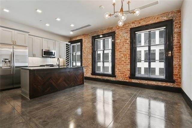 419 Carondelet St #403 - Photo 4 of 18