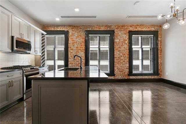 419 Carondelet St #403 - Photo 5 of 18