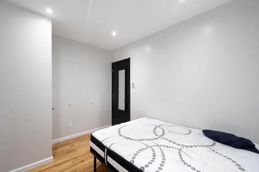 961 Columbus Ave - Photo 6 of 10