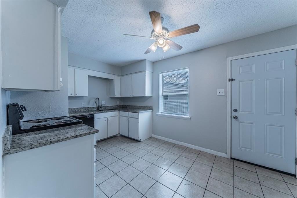 4716 Old Benbrook Rd - Photo 2 of 17