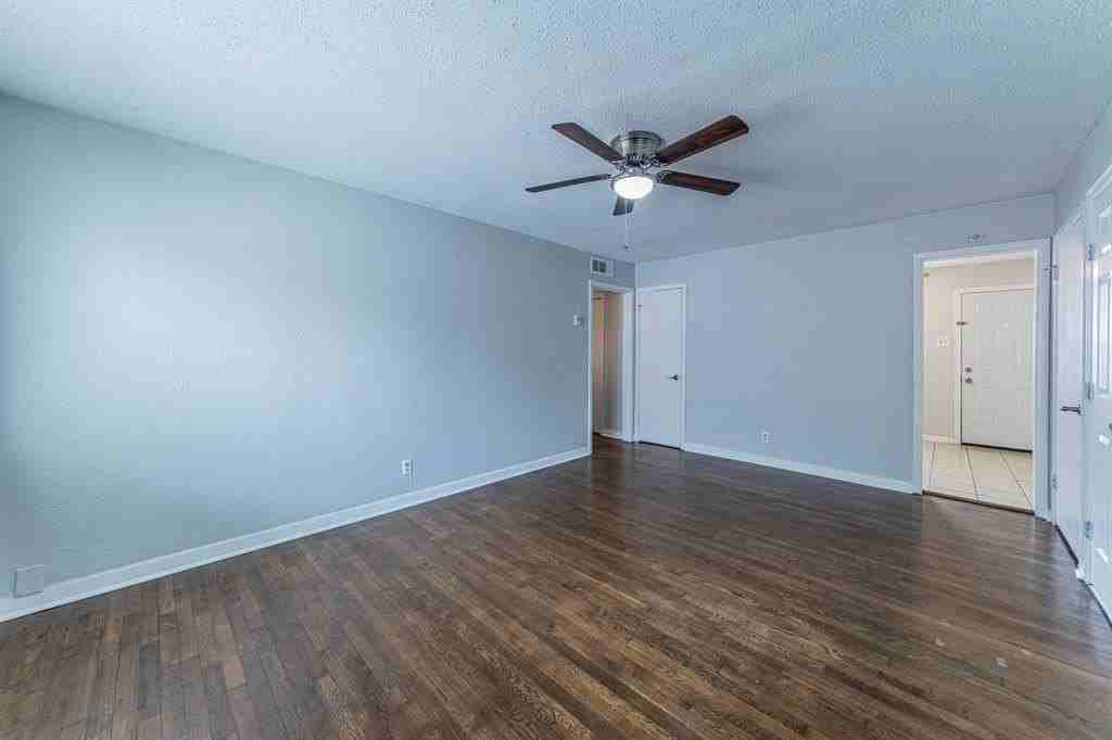 4716 Old Benbrook Rd - Photo 5 of 17