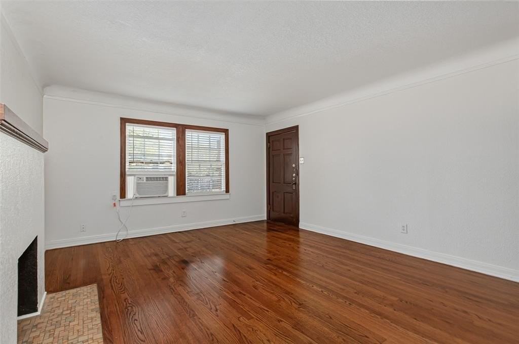 5918 La Vista Dr #3 - Photo 4 of 38