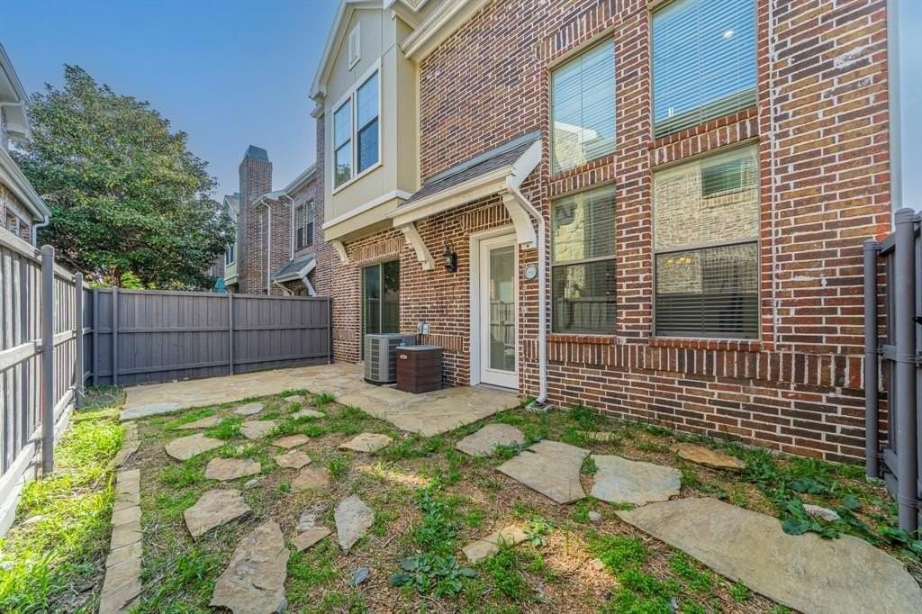 2202 Shady Vis - Photo 2 of 32