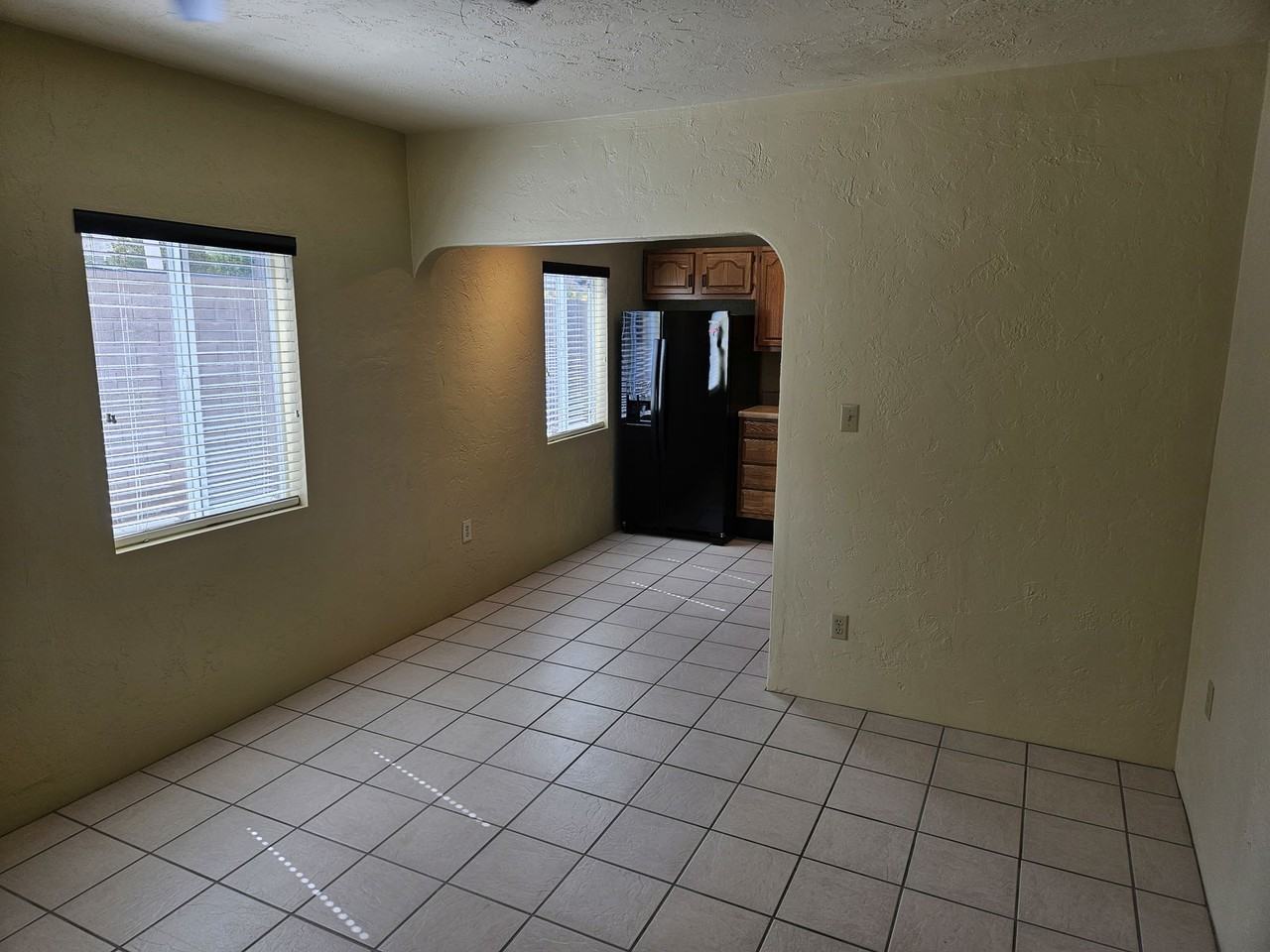 3038 N 34th St #1 - Photo 3 of 8