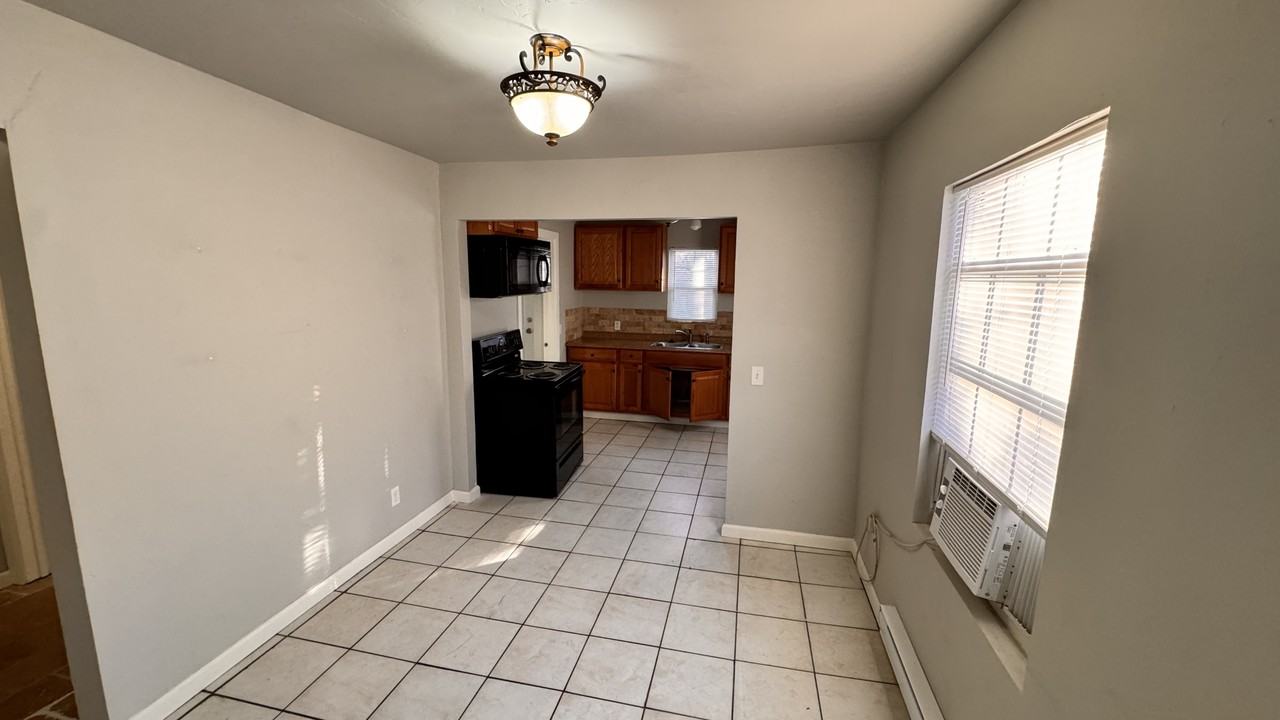 2620 Ne 19th St #1 - Photo 6 of 16