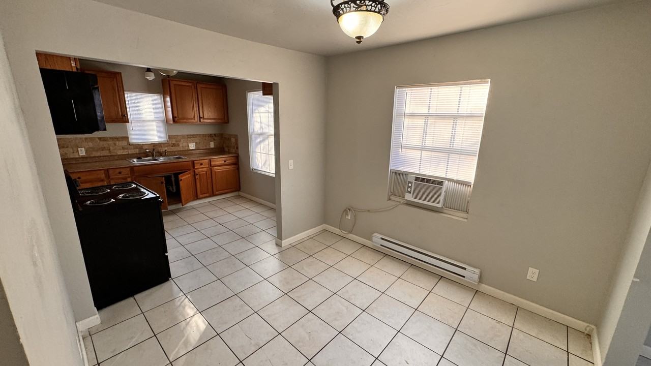 2620 Ne 19th St #1 - Photo 7 of 16