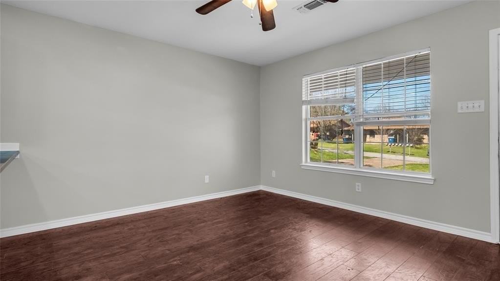 1602 W Elm St - Photo 4 of 36