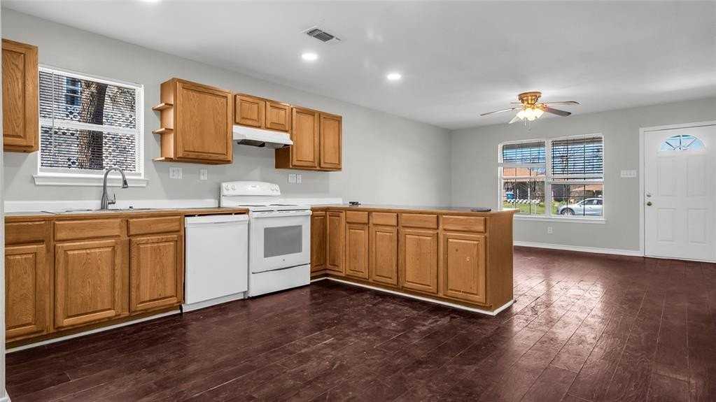 1602 W Elm St - Photo 7 of 36