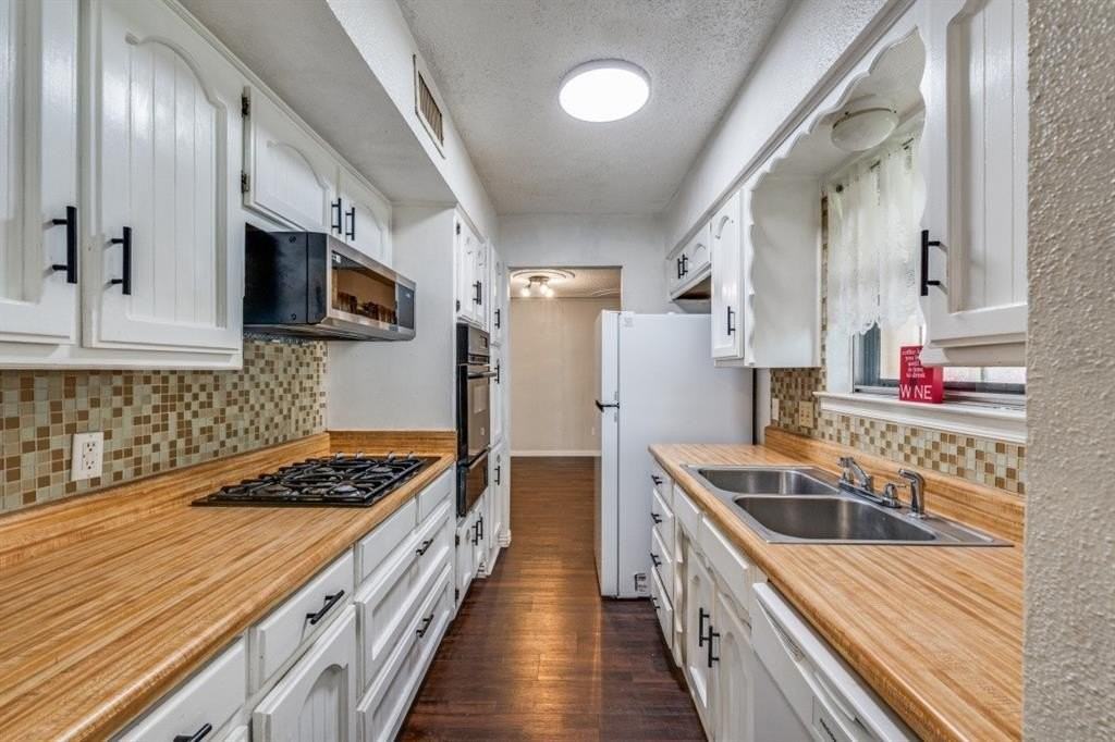 6917 Bennington Dr - Photo 5 of 12