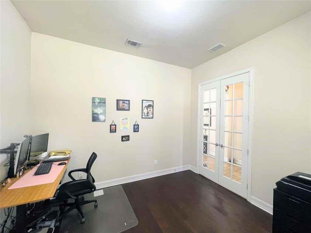 3103 Townsend Dr - Photo 7 of 40