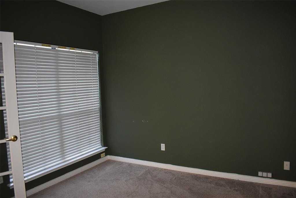 821 Ashford Dr - Photo 6 of 12