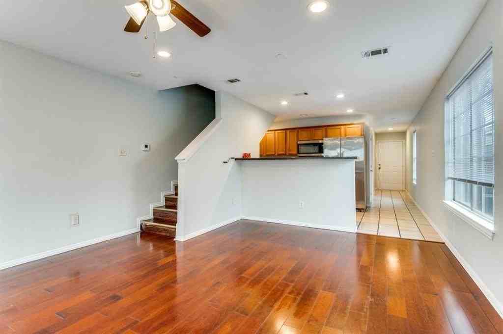 1909 May St #1909 - Photo 4 of 12