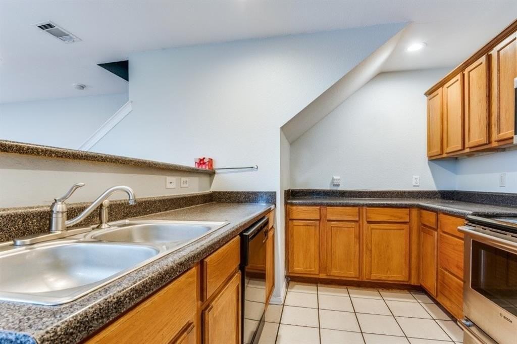 1909 May St #1909 - Photo 6 of 12