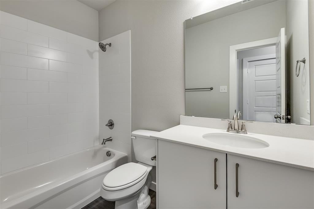 612 Wheatfield Dr - Photo 2 of 19