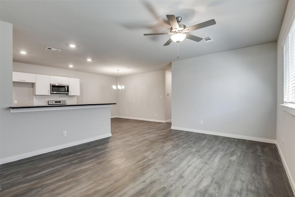 612 Wheatfield Dr - Photo 4 of 19