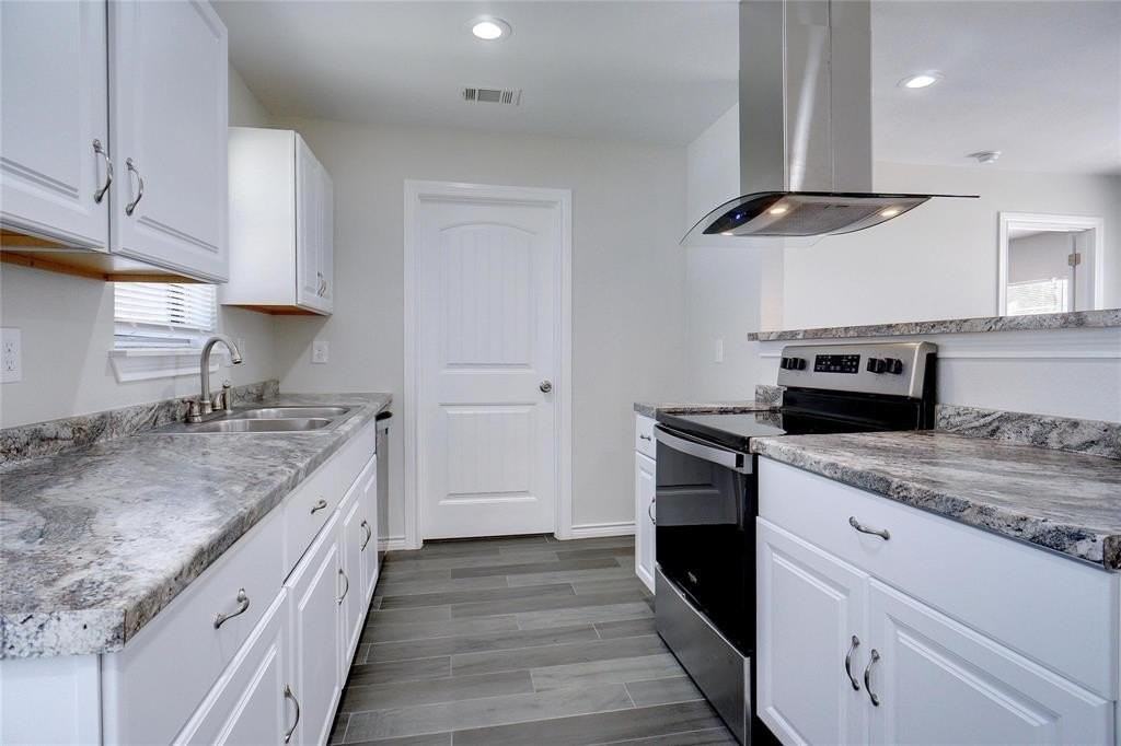 1201 E Park Dr - Photo 3 of 18