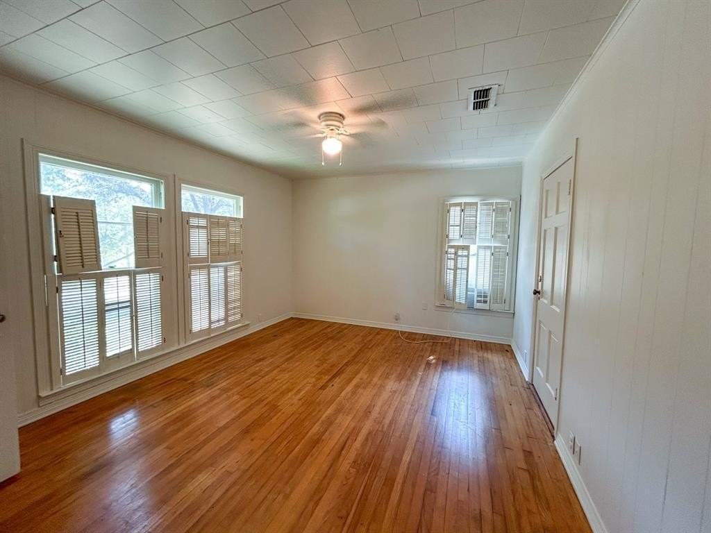 1319 Panhandle St - Photo 6 of 7