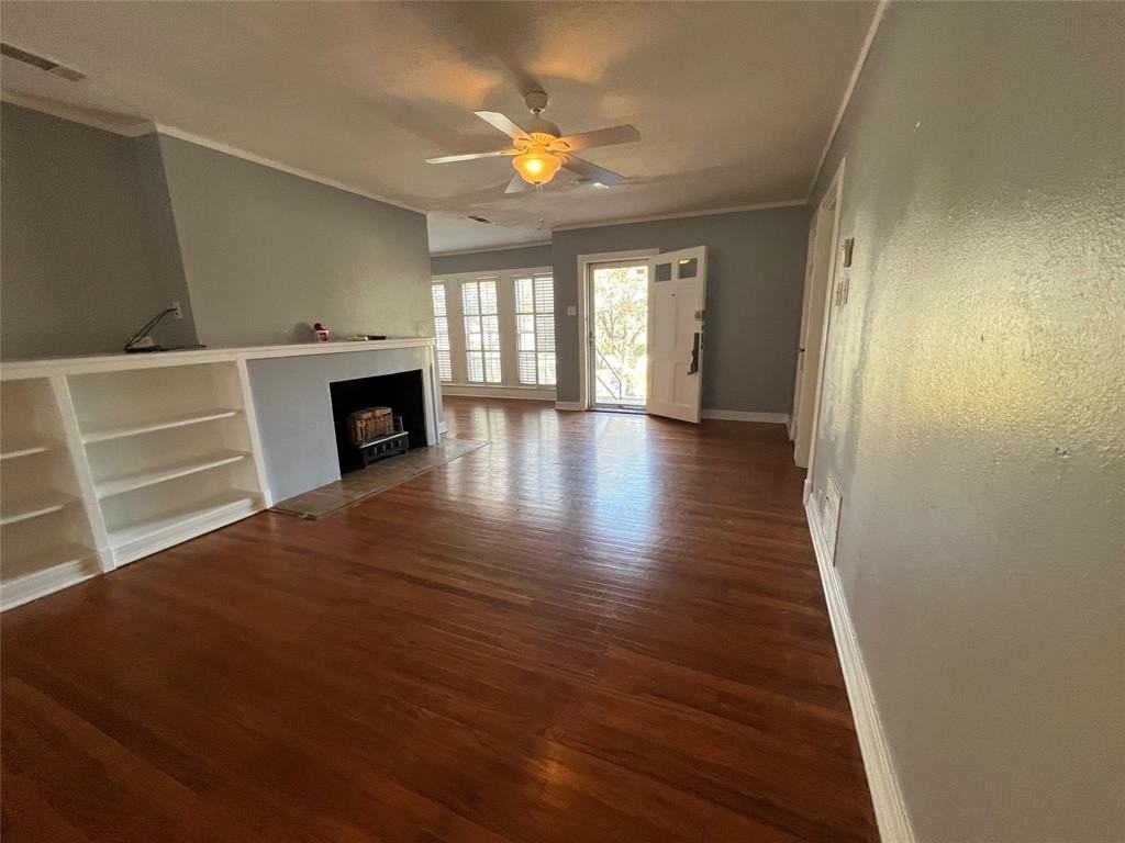 1315 Panhandle St - Photo 4 of 14